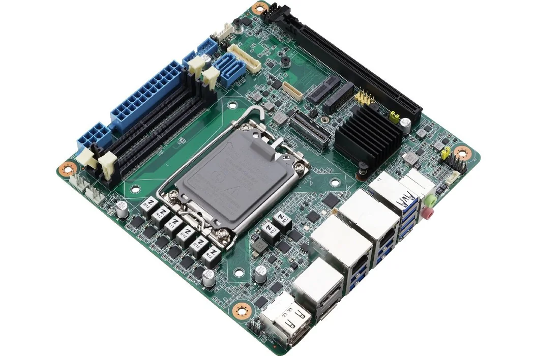 AAEON MIX-Q870A1, board perspective